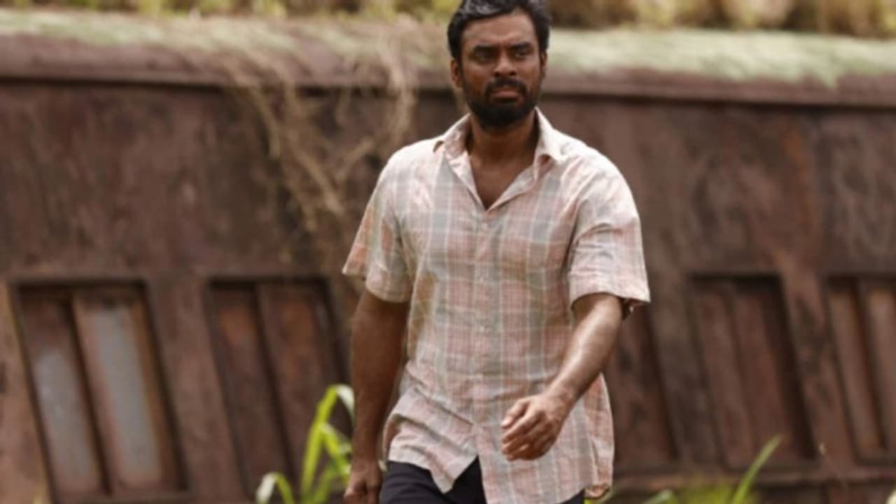 ടൊവിനോ തോമസിന്റെ അദൃശ്യ ജാലകങ്ങള്‍ ഒടിടിയില്‍ എത്തി, പ്രകടനത്തില്‍ വിസ്‍മയിപ്പിച്ച് യുവ താരം