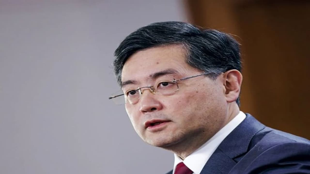 சீன முன்னாள் வெளியுறவு அமைச்சர் குயின் கேங் மரணம்: தற்கொலையா? சித்தரவதையா?