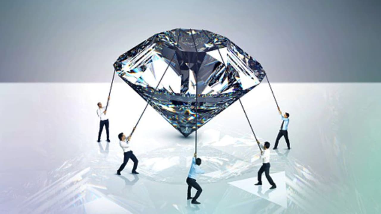 റഷ്യൻ വജ്രങ്ങൾ വാങ്ങരുത്; നിരോധനം ഏർപ്പെടുത്താൻ ജി 7 രാജ്യങ്ങൾ 