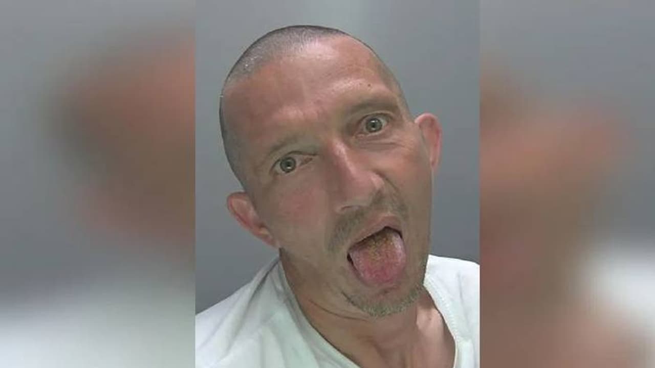 രാത്രിയിൽ ജനാലവഴി കിടപ്പുമുറിയിൽ വലിഞ്ഞുകയറി അയൽക്കാരൻ; സ്ത്രീയുടെ പരാതിയിൽ അറസ്റ്റ്