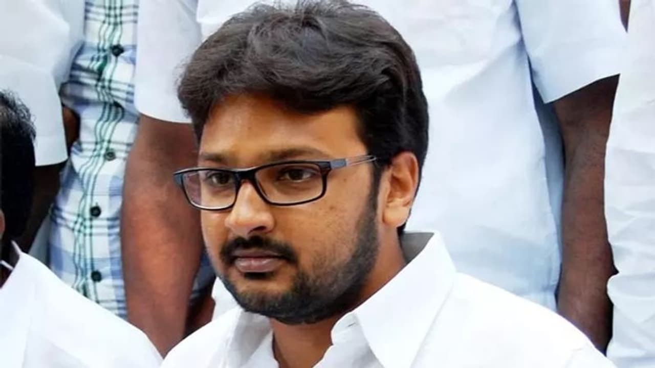 துரை தயாநிதிக்கு மூளை பகுதியில் 6 அடைப்புகள் அகற்றம்? துரை தயாநிதிக்கு மூளை பகுதியில் 6 அடைப்புகள் அகற்றம்?