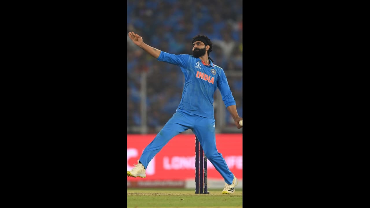 'രണ്ട് മത്സരം കൊണ്ട് വിമര്ശിക്കുന്ന ആരാധകരാണ് പ്രശ്നക്കാര്'; ഫോമിലല്ലാത്ത ജഡേജയെ പിന്തുണച്ച് ഗവാസ്കര് 'രണ്ട് മത്സരം കൊണ്ട് വിമര്ശിക്കുന്ന ആരാധകരാണ് പ്രശ്നക്കാര്'; ഫോമിലല്ലാത്ത ജഡേജയെ പിന്തുണച്ച് ഗവാസ്കര്