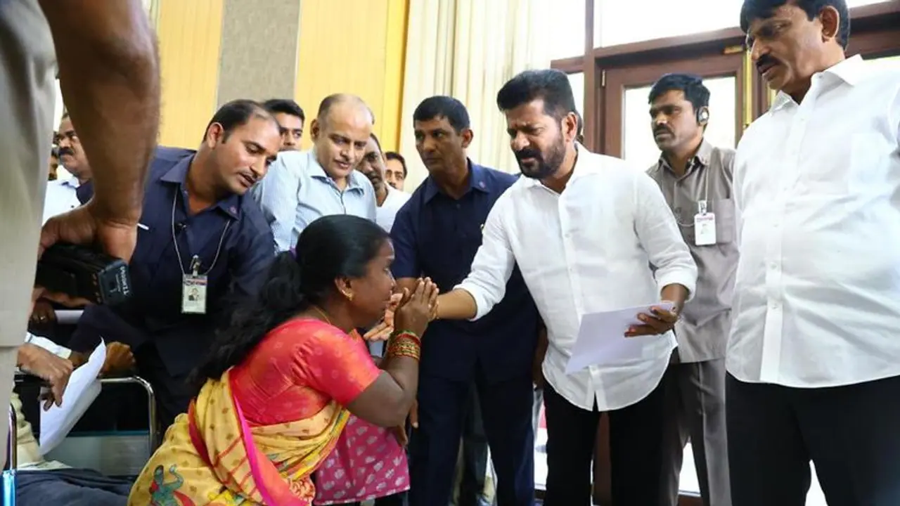 తెలంగాణ మహిళలకు మరో గుడ్ న్యూస్ ... ఈ నెల్లోనే మరో హామీ అమలు?