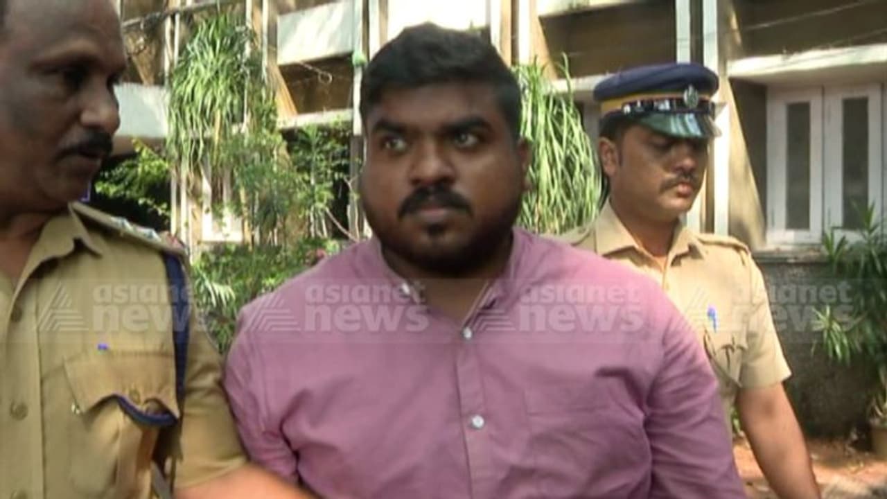 യൂത്ത് കോൺഗ്രസ് മുൻ സംസ്ഥാന സെക്രട്ടറി അരവിന്ദിനെതിരെ രണ്ട് തട്ടിപ്പ് കേസുകൾ കൂടി രജിസ്റ്റര് ചെയ്തു യൂത്ത് കോൺഗ്രസ് മുൻ സംസ്ഥാന സെക്രട്ടറി അരവിന്ദിനെതിരെ രണ്ട് തട്ടിപ്പ് കേസുകൾ കൂടി രജിസ്റ്റര് ചെയ്തു