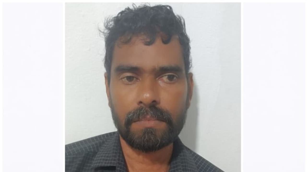 വീടിന് മുന്നില് നിര്ത്തിയിട്ടിരുന്ന ബൈക്ക് എടുത്തുകൊണ്ടുപോയി; കുടുക്കിയത് സിസിടിവി ദൃശ്യങ്ങള് വീടിന് മുന്നില് നിര്ത്തിയിട്ടിരുന്ന ബൈക്ക് എടുത്തുകൊണ്ടുപോയി; കുടുക്കിയത് സിസിടിവി ദൃശ്യങ്ങള്