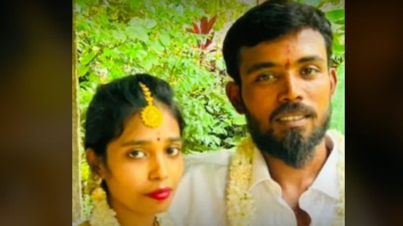 മൂന്നുവര്ഷത്തെ പ്രണയം, മുസ്ലീം യുവതിയെ വിവാഹം ചെയ്ത് ബജ്റംഗ്ദള് പ്രവര്ത്തകന് മൂന്നുവര്ഷത്തെ പ്രണയം, മുസ്ലീം യുവതിയെ വിവാഹം ചെയ്ത് ബജ്റംഗ്ദള് പ്രവര്ത്തകന്