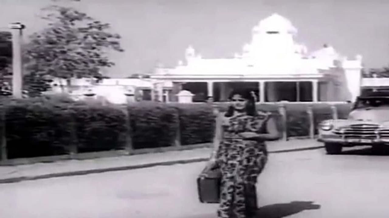 ದಾವಣಗೆರೆ ನಗರಸಭೆ ಎದುರು ನಟಿ ಲೀಲಾವತಿ ಸಿನಿಮಾ ಚಿತ್ರೀಕರಣ ನಡೆದಿತ್ತು..! ದಾವಣಗೆರೆ ನಗರಸಭೆ ಎದುರು ನಟಿ ಲೀಲಾವತಿ ಸಿನಿಮಾ ಚಿತ್ರೀಕರಣ ನಡೆದಿತ್ತು..!