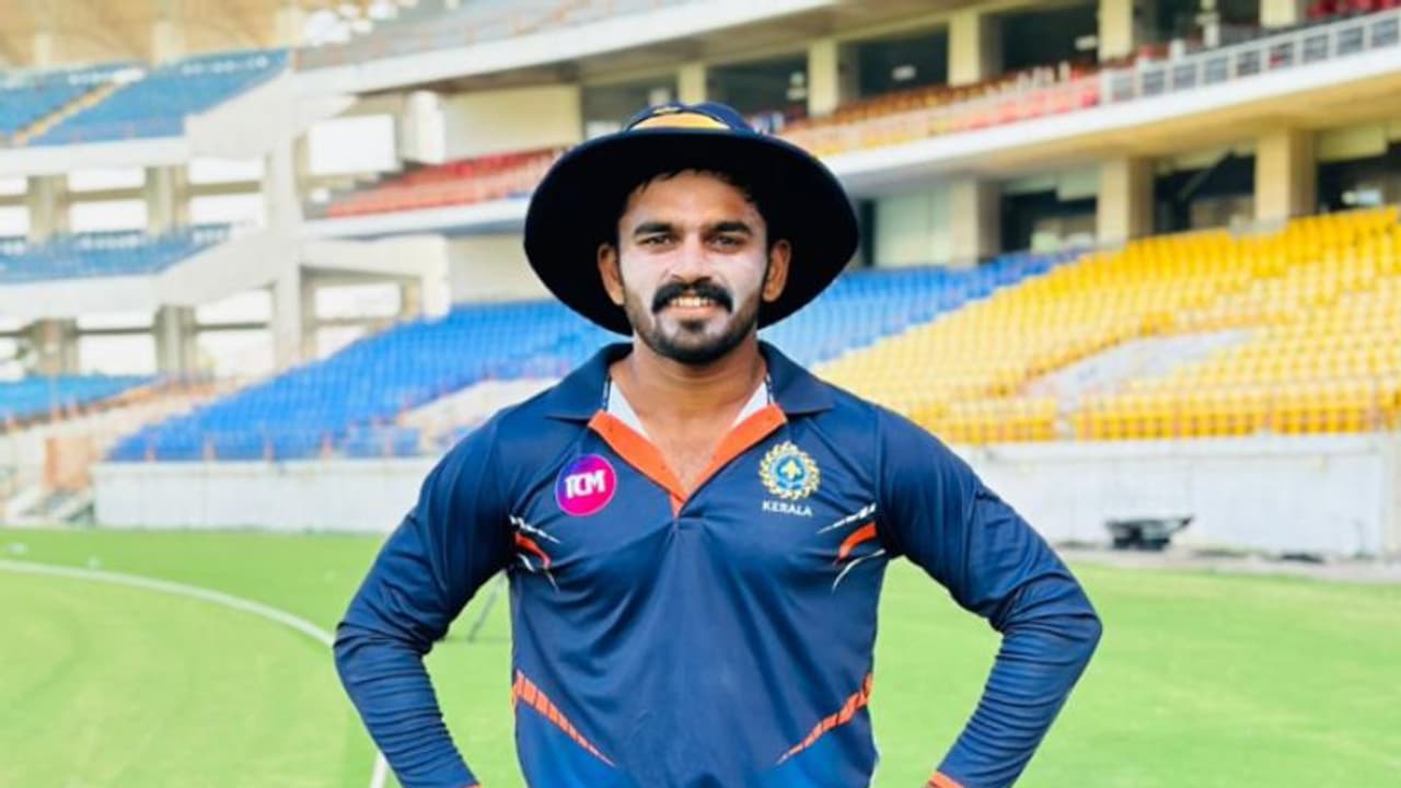 കൃഷ്ണ പ്രസാദിന് സെഞ്ചുറി! പിന്തുണ നല്‍കി സല്‍മാന്‍ നിസാര്‍; ത്രിപുരയ്‌ക്കെതിരെ കേരളത്തിന് കൂറ്റന്‍ സ്‌കോര്‍