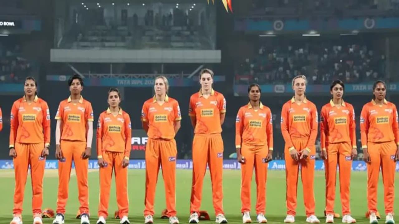 ரூ.30 லட்சத்திற்கு வாங்கப்பட்ட வேதா கிருஷ்ணமூர்த்தி: குஜராத் ஜெயிண்ட்ஸ் வீராங்கனைகளின் முழு லிஸ்ட்! ரூ.30 லட்சத்திற்கு வாங்கப்பட்ட வேதா கிருஷ்ணமூர்த்தி: குஜராத் ஜெயிண்ட்ஸ் வீராங்கனைகளின் முழு லிஸ்ட்!