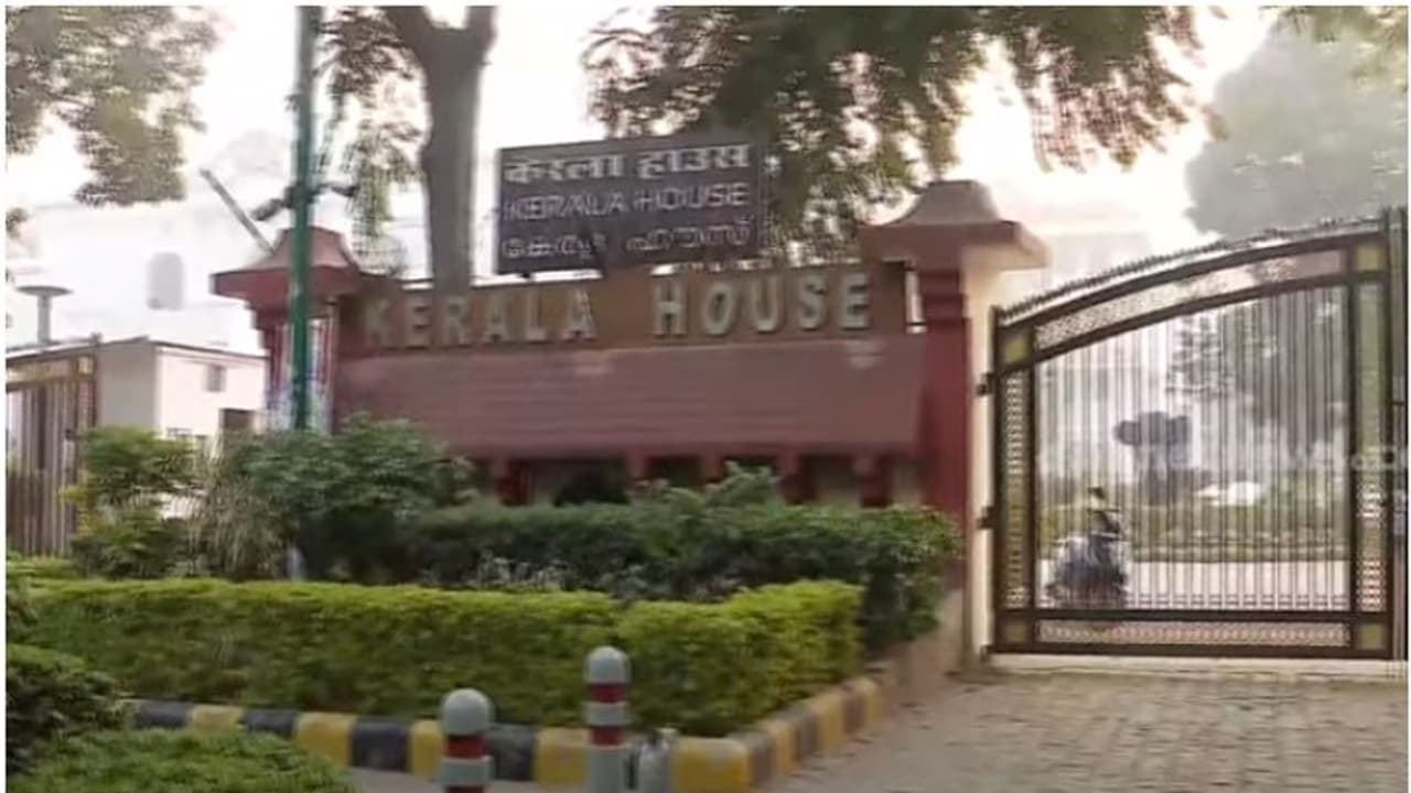 ദില്ലി കേരള ഹൗസ് കൺട്രോളർ നിയമന നീക്കം ചട്ടങ്ങൾ മറികടന്ന് ദില്ലി കേരള ഹൗസ് കൺട്രോളർ നിയമന നീക്കം ചട്ടങ്ങൾ മറികടന്ന്