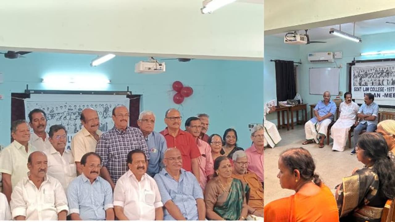 ലോകോളേജ് 1977 80ബാച്ചിലെ ക്ളാസ് മേറ്റ്സ് തുടര്ച്ചയായ പതിനാലാംവര്ഷവും ഒത്തുകൂടി,പതിവു തെറ്റിക്കാതെ ചെന്നിത്തല ലോകോളേജ് 1977 80ബാച്ചിലെ ക്ളാസ് മേറ്റ്സ് തുടര്ച്ചയായ പതിനാലാംവര്ഷവും ഒത്തുകൂടി,പതിവു തെറ്റിക്കാതെ ചെന്നിത്തല