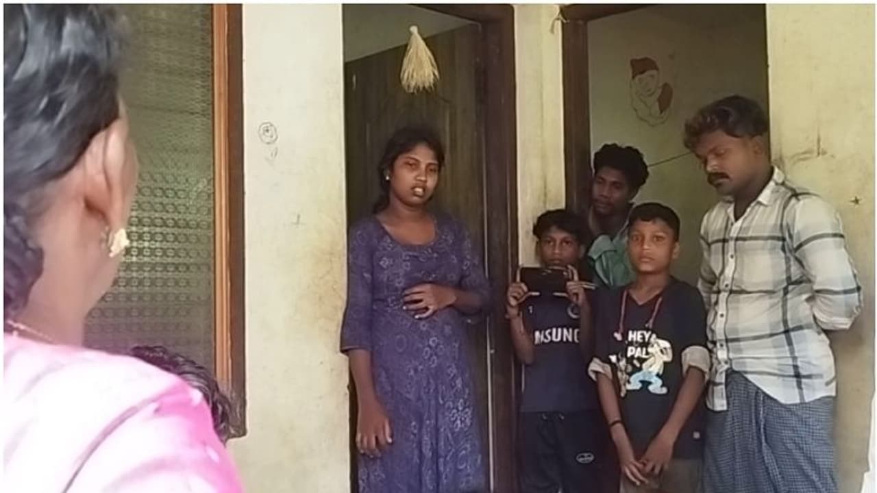 'രണ്ട് സർക്കാർ ആശുപത്രികളിലെത്തിച്ചു, പക്ഷേ ചികിത്സ വൈകി'; ആദിവാസി യുവാവിന്റെ മരണത്തിൽ ആരോപണവുമായി കുടുംബം