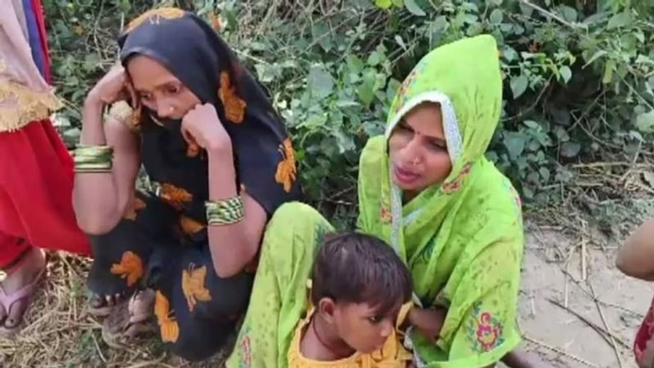 ಒಂದು ಎಕರೆ ಜಾಗಕ್ಕಾಗಿ ತಾಯಿಯ ರುಂಡ ಕತ್ತರಿಸಿದ ಮಗ, ತಲೆಯನ್ನು ಕೈಯಲ್ಲಿ ಹಿಡಿದು ತೋಟದಲ್ಲಿ ಕುಳಿತಿದ್ದ ಆರೋಪಿ!