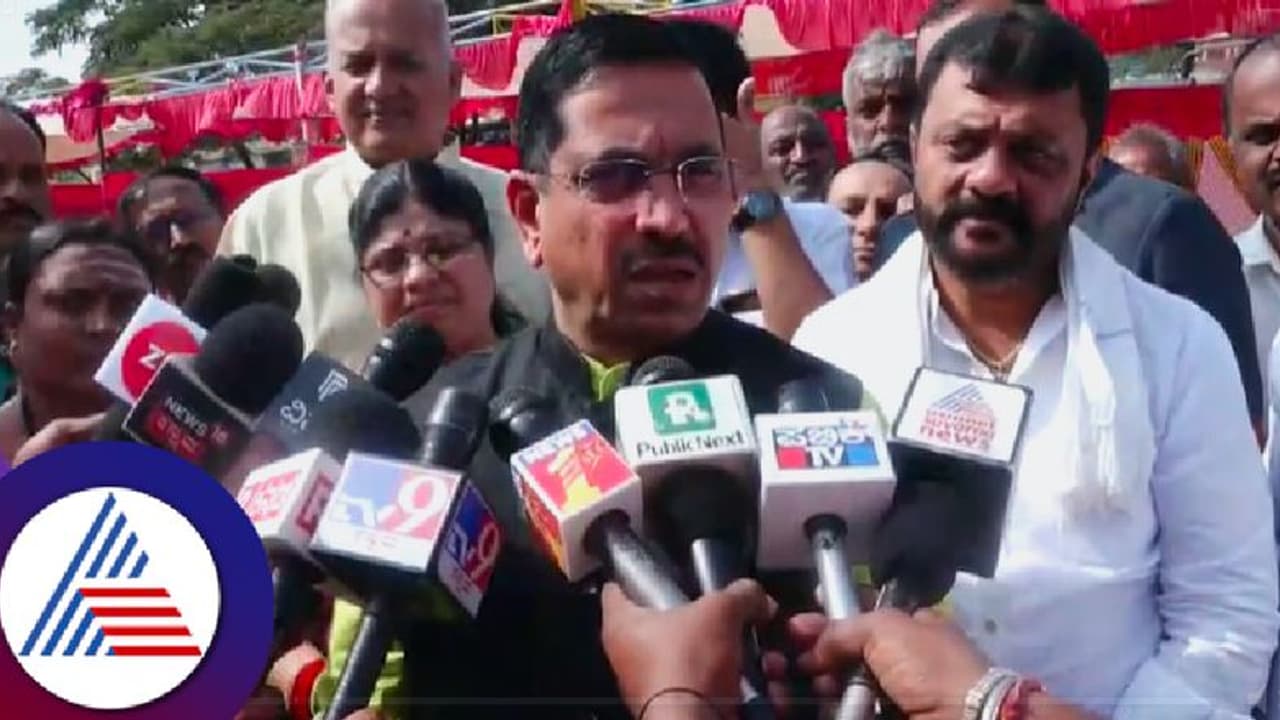 ಹರಿಪ್ರಸಾದ್‌ ವಿರುದ್ಧ ಸಿಎಂ ಮಸಲತ್ತು ನಡೆಸಿದ್ದಾರೆ; ಕೇಂದ್ರ ಸಚಿವ ಪ್ರಲ್ಹಾದ್ ಜೋಶಿ