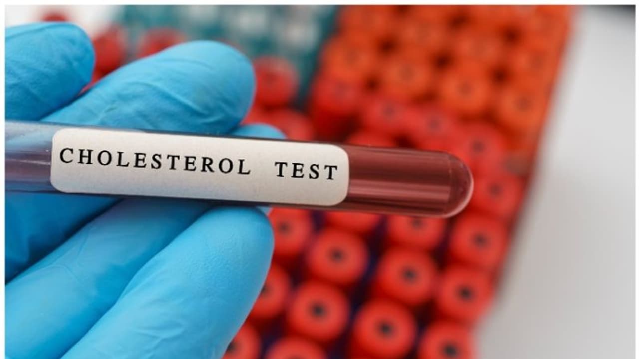 കൊളസ്ട്രോള് അളവ് എത്രയുടെ മുകളിൽ പോയാൽ അപകടമാണ് ? കൊളസ്ട്രോള് അളവ് എത്രയുടെ മുകളിൽ പോയാൽ അപകടമാണ് ?