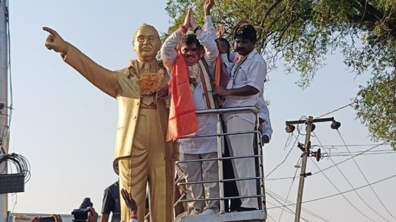 బీఆర్ఎస్ నాయకులు కూడా ఇప్పుడు ప్రగతి భవన్ చూడొచ్చు మంత్రి పొన్నం ప్రభాకర్ బీఆర్ఎస్ నాయకులు కూడా ఇప్పుడు ప్రగతి భవన్ చూడొచ్చు మంత్రి పొన్నం ప్రభాకర్