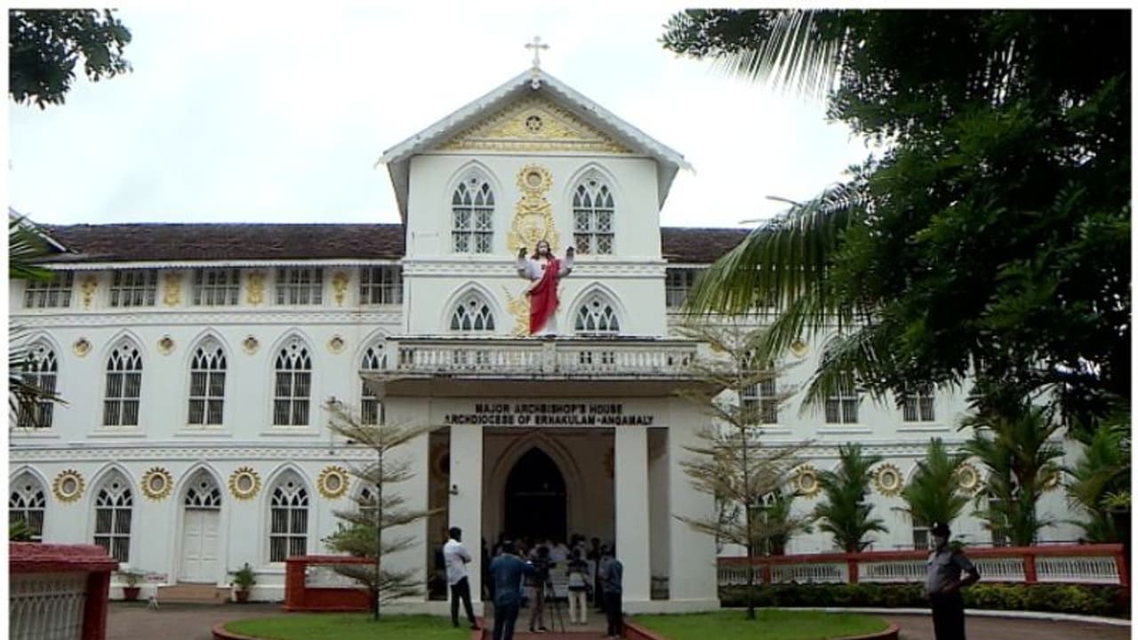 'ജൂലൈ 3ന് ശേഷം ഏകീകൃത കുർബാന അർപ്പിക്കാത്ത വൈദികർ സഭയ്ക്ക് പുറത്ത്'; കടുത്ത നടപടിയുമായി സിറോ മലബാർ സഭ