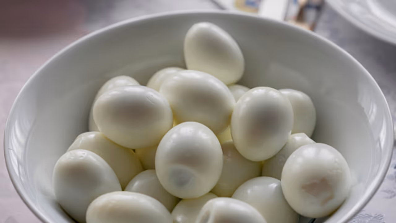 പുഴുങ്ങിയ കോഴിമുട്ട അധികം വേണമെന്ന് ഭർത്താവ്, തർക്കം; വഴക്കിനൊടുവിൽ ഭാര്യ ജീവനൊടുക്കി