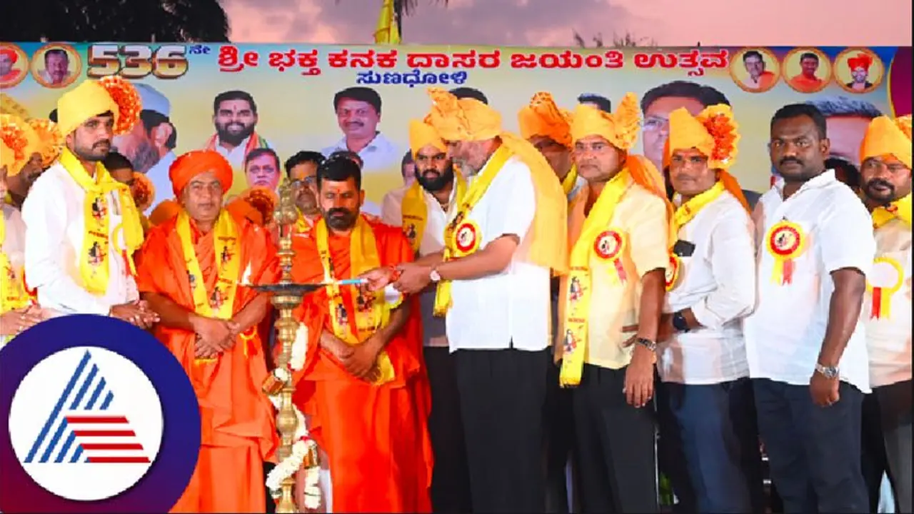 ಜಾರಕಿಹೊಳಿ ಸಾಮ್ರಾಜ್ಯ ಅಲುಗಾಡಿಸಲು ಯಾರಿಂದಲೂ ಸಾಧ್ಯವಿಲ್ಲ: ಬಾಲಚಂದ್ರ ಗುಡುಗು ಜಾರಕಿಹೊಳಿ ಸಾಮ್ರಾಜ್ಯ ಅಲುಗಾಡಿಸಲು ಯಾರಿಂದಲೂ ಸಾಧ್ಯವಿಲ್ಲ: ಬಾಲಚಂದ್ರ ಗುಡುಗು