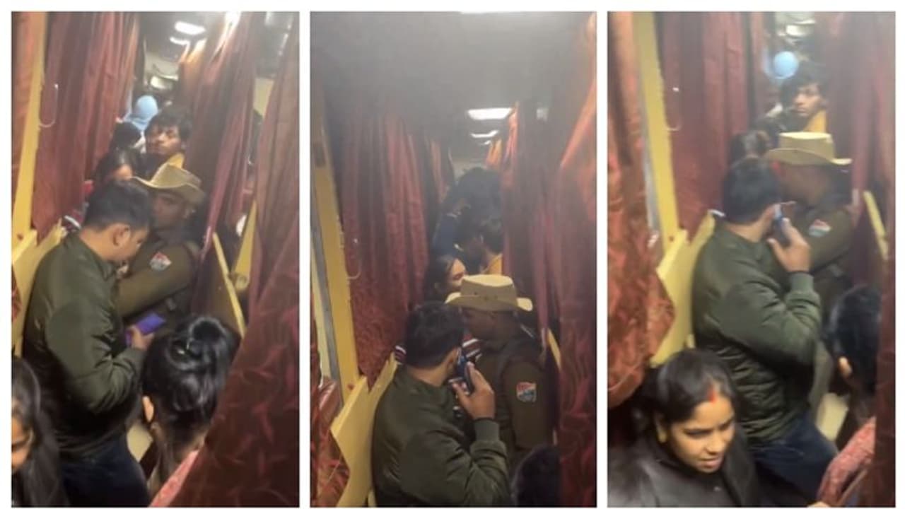 ടിക്കറ്റെടുത്തിട്ടും എസി കമ്പാർട്ട്മെന്റിൽ യാത്രക്കാർ തറയിൽ, കള്ളവണ്ടി കയറിയവർ കമ്പാർട്ട്മെന്റ് കൈയേറി വീഡിയോ