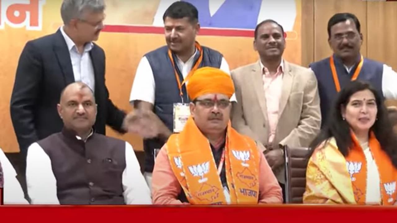 ராஜஸ்தான் முதல்வராக பஜன்லால் சர்மா அறிவிப்பு; வசுந்தரா ராஜேவுக்கு வாய்ப்பு மறுப்பு! ராஜஸ்தான் முதல்வராக பஜன்லால் சர்மா அறிவிப்பு; வசுந்தரா ராஜேவுக்கு வாய்ப்பு மறுப்பு!