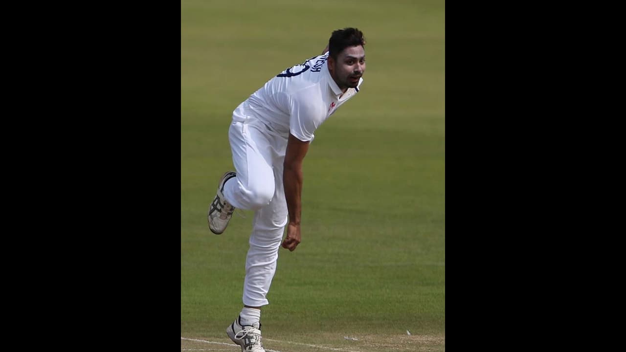 പിടിച്ചുനിന്നത് മലയാളി താരം മാത്രം! രഞ്ജിയില് മധ്യപ്രദേശിനെതിരെ വിദര്ഭയ്ക്ക് ബാറ്റിംഗ് തകര്ച്ച പിടിച്ചുനിന്നത് മലയാളി താരം മാത്രം! രഞ്ജിയില് മധ്യപ്രദേശിനെതിരെ വിദര്ഭയ്ക്ക് ബാറ്റിംഗ് തകര്ച്ച