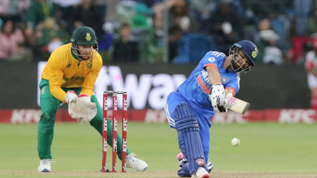 'എല്ലാ ഷോട്ടുകളും കയ്യിലുള്ളവന്, പിടിച്ചുകെട്ടുക പ്രയാസം'; റിങ്കു സിംഗിനെ വാഴ്ത്തി സുനില് ഗവാസ്കര് 'എല്ലാ ഷോട്ടുകളും കയ്യിലുള്ളവന്, പിടിച്ചുകെട്ടുക പ്രയാസം'; റിങ്കു സിംഗിനെ വാഴ്ത്തി സുനില് ഗവാസ്കര്