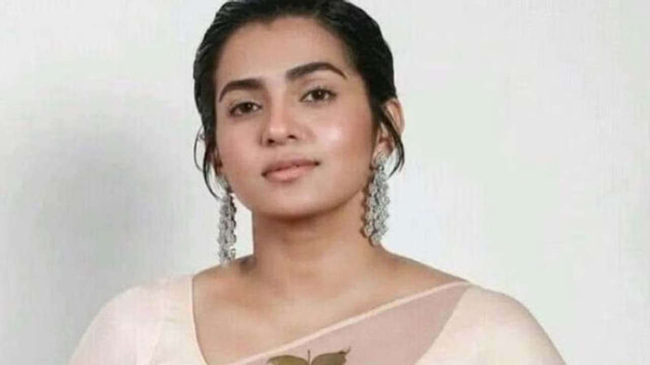 പാര്വതി തിരുവോത്ത് സൂപ്പര് ഹീറോയാകുന്നുവെന്ന വാര്ത്ത, പ്രതികരിച്ച് നടി പാര്വതി തിരുവോത്ത് സൂപ്പര് ഹീറോയാകുന്നുവെന്ന വാര്ത്ത, പ്രതികരിച്ച് നടി