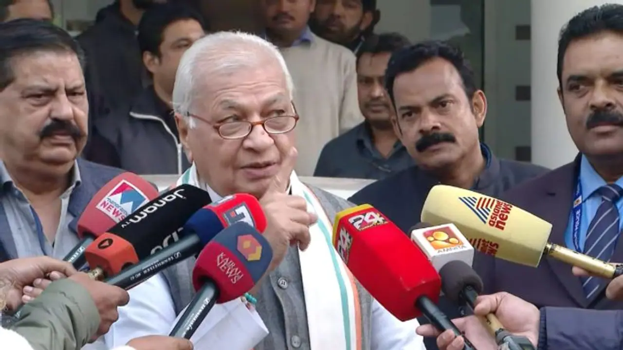 ರಸ್ತೆ ಬದಿ ಕೂತು 2 ತಾಸು ಪ್ರತಿಭಟಿಸಿದ ರಾಜ್ಯಪಾಲ! ಕಪ್ಪು ಪಟ್ಟಿ ತೋರಿದ SFIಗೆ ತರಾಟೆ ಬೆನ್ನಲ್ಲೇ ಕೇರಳ ಗೌರ್ನರ್‌ಗೆ Z+ ಭದ್ರತೆ 