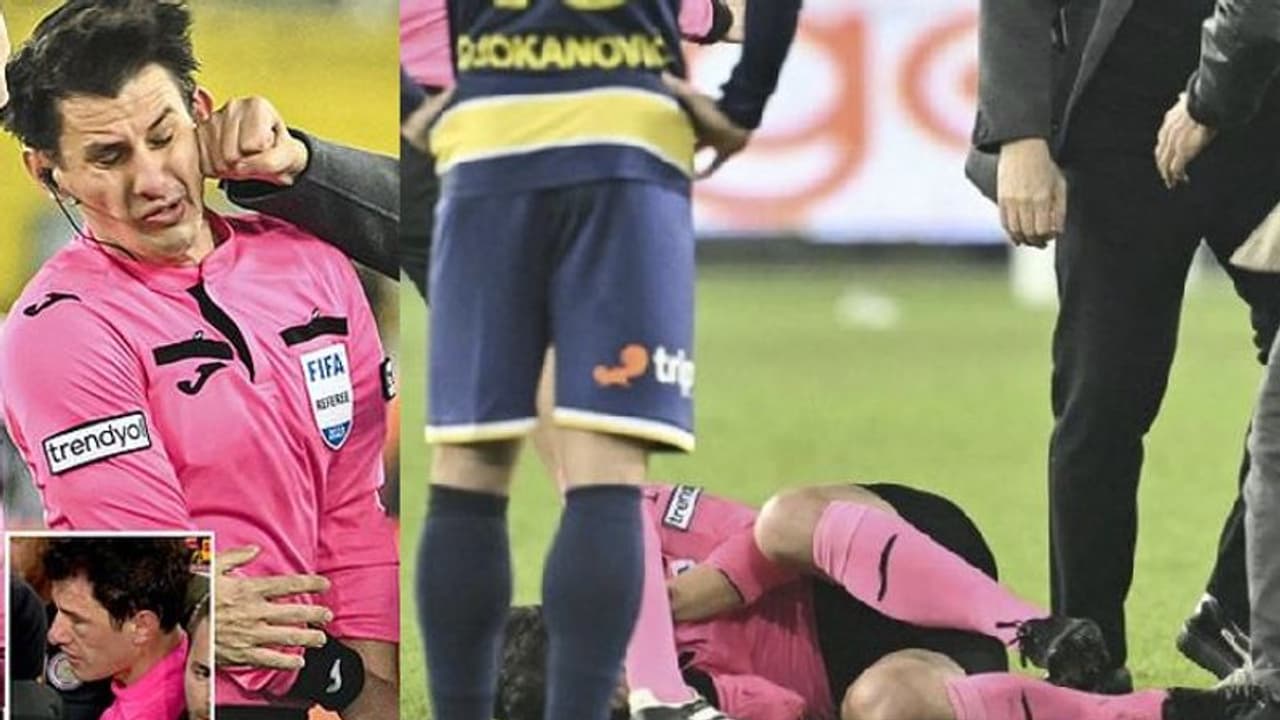 ಫುಟ್ಬಾಲ್ ಪಂದ್ಯ ಡ್ರಾ ಆಗಿದ್ದಕ್ಕೆ ರೆಫ್ರಿ ಮೇಲೆ ತಂಡದ ಮಾಲಿಕ ದಾಳಿ! ವಿಡಿಯೋ ವೈರಲ್ ಫುಟ್ಬಾಲ್ ಪಂದ್ಯ ಡ್ರಾ ಆಗಿದ್ದಕ್ಕೆ ರೆಫ್ರಿ ಮೇಲೆ ತಂಡದ ಮಾಲಿಕ ದಾಳಿ! ವಿಡಿಯೋ ವೈರಲ್