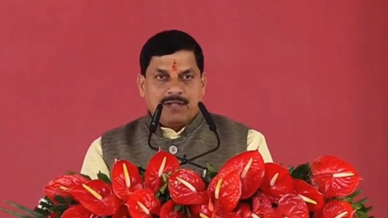 ಮಧ್ಯಪ್ರದೇಶ ಮುಖ್ಯಮಂತ್ರಿಯಾಗಿ ಮೋಹನ್ ಯಾದವ್ ಪ್ರಮಾಣವಚನ, ಪ್ರಧಾನಿ ಮೋದಿ ಭಾಗಿ! ಮಧ್ಯಪ್ರದೇಶ ಮುಖ್ಯಮಂತ್ರಿಯಾಗಿ ಮೋಹನ್ ಯಾದವ್ ಪ್ರಮಾಣವಚನ, ಪ್ರಧಾನಿ ಮೋದಿ ಭಾಗಿ!