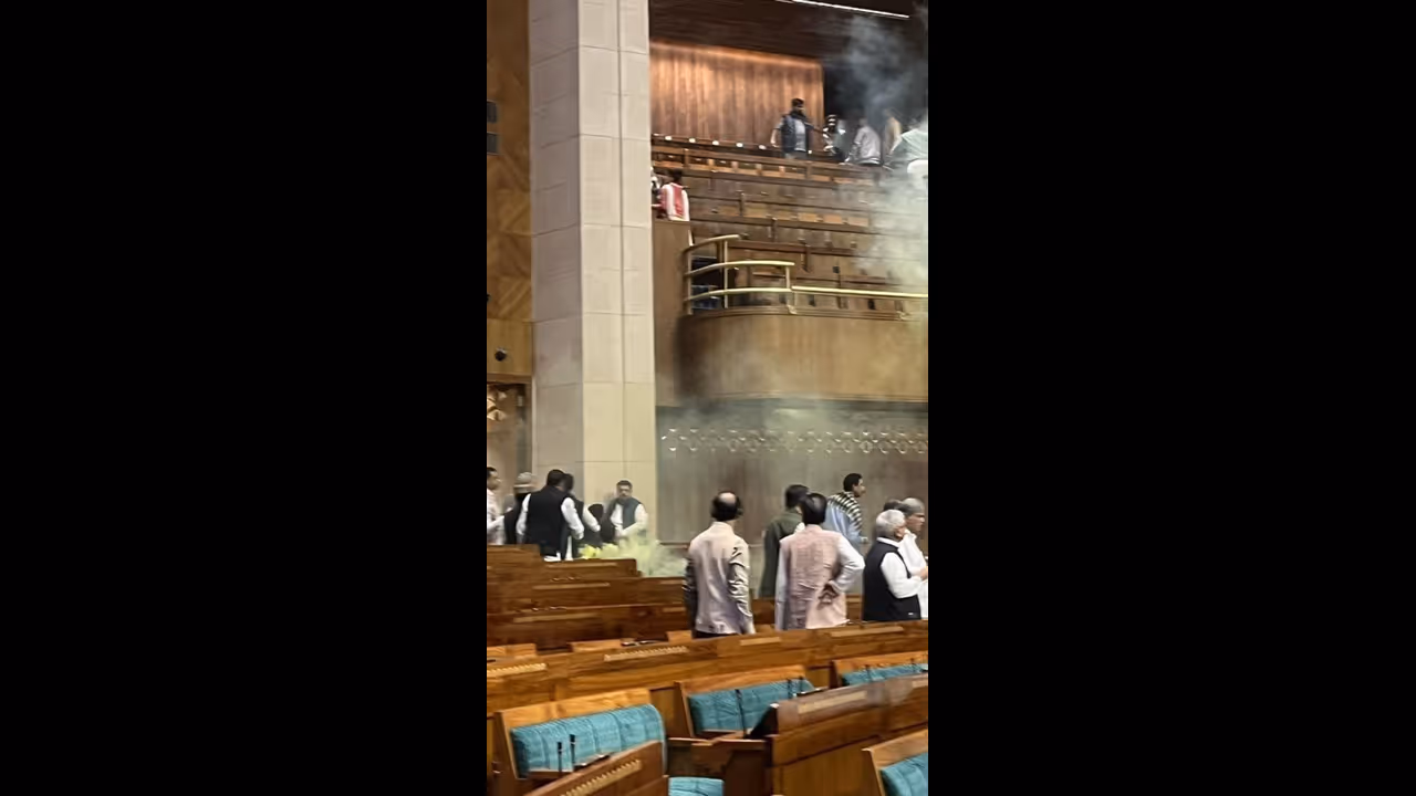 ಸಂಸತ್ ದಾಳಿಯಿಂದ ಪ್ರೇಕ್ಷಕರ ಪಾಸ್ ರದ್ದು, ಬೆಳಗಾವಿ ಸುವರ್ಣಸೌಧದಲ್ಲಿ ಹೈ ಅಲರ್ಟ್! ಸಂಸತ್ ದಾಳಿಯಿಂದ ಪ್ರೇಕ್ಷಕರ ಪಾಸ್ ರದ್ದು, ಬೆಳಗಾವಿ ಸುವರ್ಣಸೌಧದಲ್ಲಿ ಹೈ ಅಲರ್ಟ್!