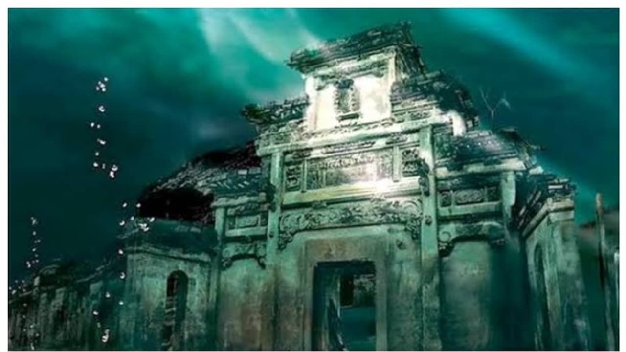 64 വര്‍ഷങ്ങള്‍ക്ക് മുമ്പ് മുങ്ങിപ്പോയ ആയിരക്കണക്കിന് വര്‍ഷം പഴക്കമുള്ള പുരാതന നഗരം; ഇന്നും കേടുപാടില്ലാതെ !