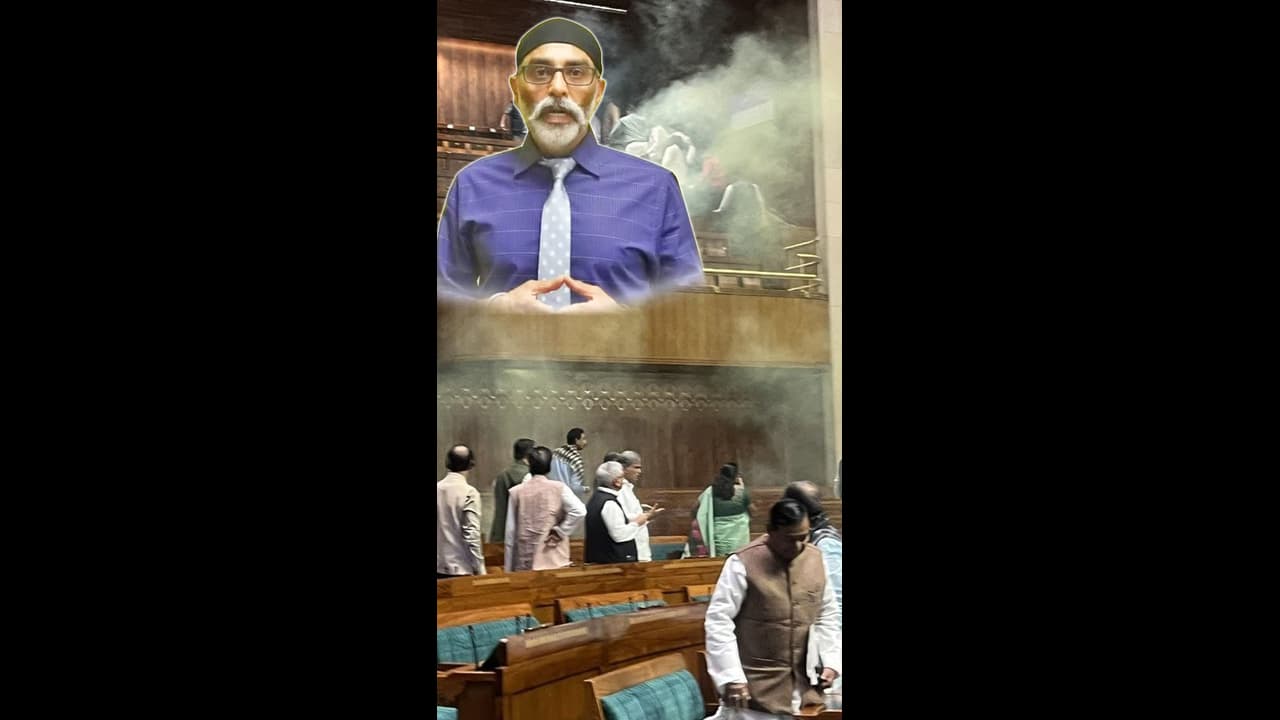 చెప్పినట్టే చేశాడా ? లోక్ సభలో దాడి వెనుక ఖలిస్తానీ ఉగ్రవాది పన్నూన్ ? చెప్పినట్టే చేశాడా ? లోక్ సభలో దాడి వెనుక ఖలిస్తానీ ఉగ్రవాది పన్నూన్ ?