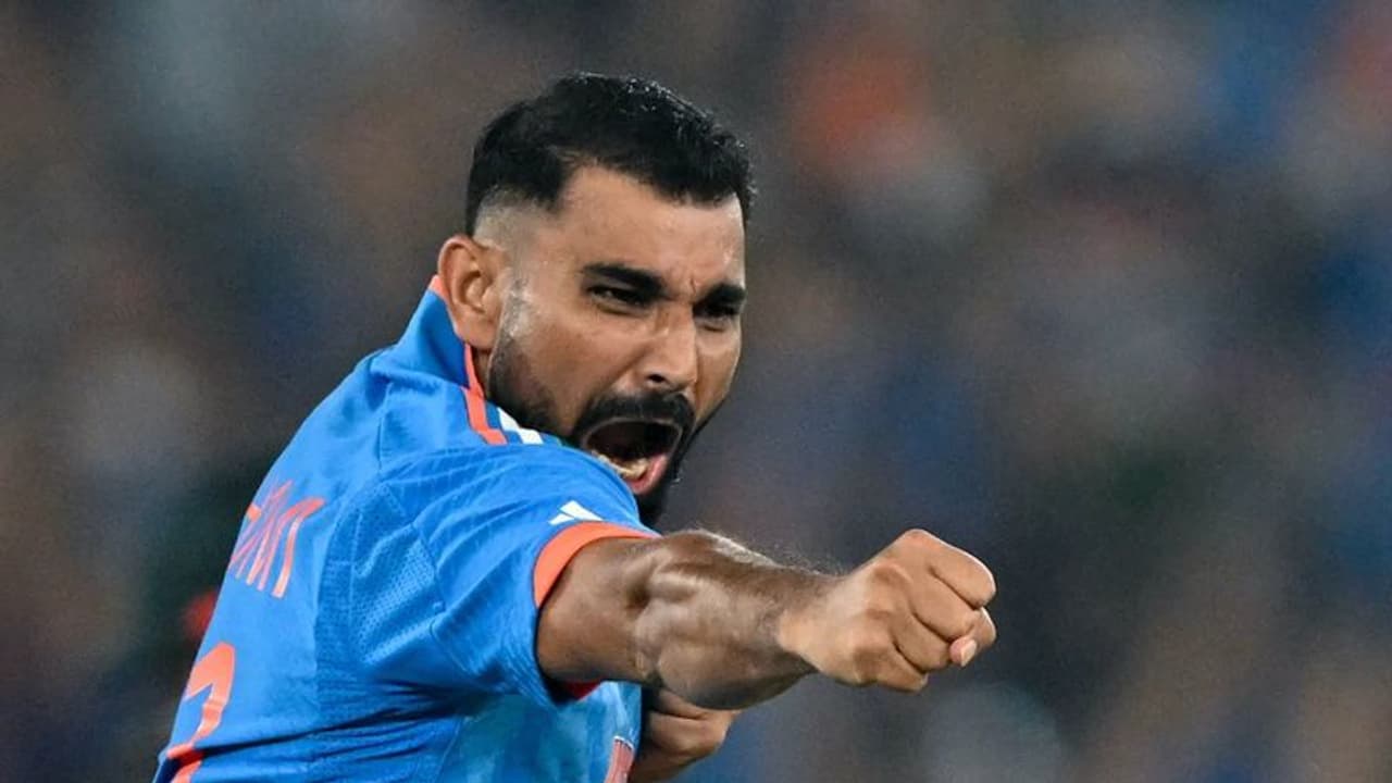 IPL 2025 mega auction: Mohammed Shami secures Rs 10 crore deal with Sunrisers Hyderabad after bidding war IPL 2025 mega auction: Mohammed Shami secures Rs 10 crore deal with Sunrisers Hyderabad after bidding war