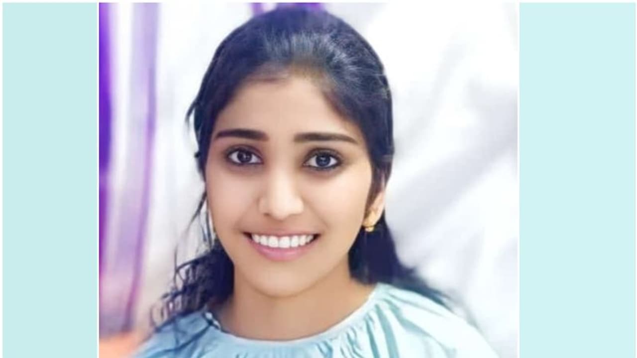 സൗദിയിൽ മരിച്ച മലയാളി നഴ്സിൻറെ മൃതദേഹം സംസ്കരിച്ചു സൗദിയിൽ മരിച്ച മലയാളി നഴ്സിൻറെ മൃതദേഹം സംസ്കരിച്ചു