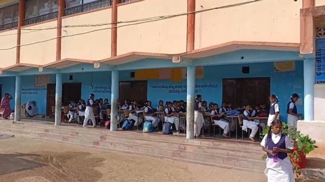 ಬಳ್ಳಾರಿ: ಸಿನಿಮಾ ಟಾಕೀಸ್‌ನಲ್ಲೇ ನಡೀತಿದೆ ವಸತಿ ಶಾಲೆ, ಬಾಲಕಿಯರ ವಸತಿ ಶಾಲೆಯ ದುರಂತ ಕಥೆ