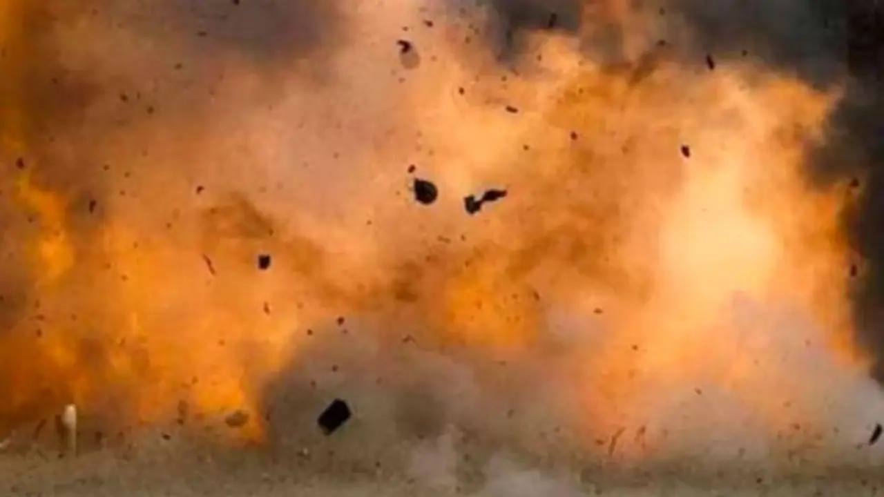 bomb blast in Pakistan: పాకిస్తాన్‌లో బాంబ్ బ్లాస్ట్.. ఏడుగురు మృతి 