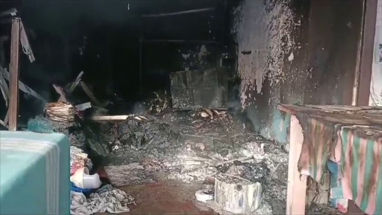 തേപ്പ് കടയ്ക്ക് തീപിടിച്ച് രണ്ടായിരത്തോളം തുണികള്‍ കത്തിനശിച്ചു