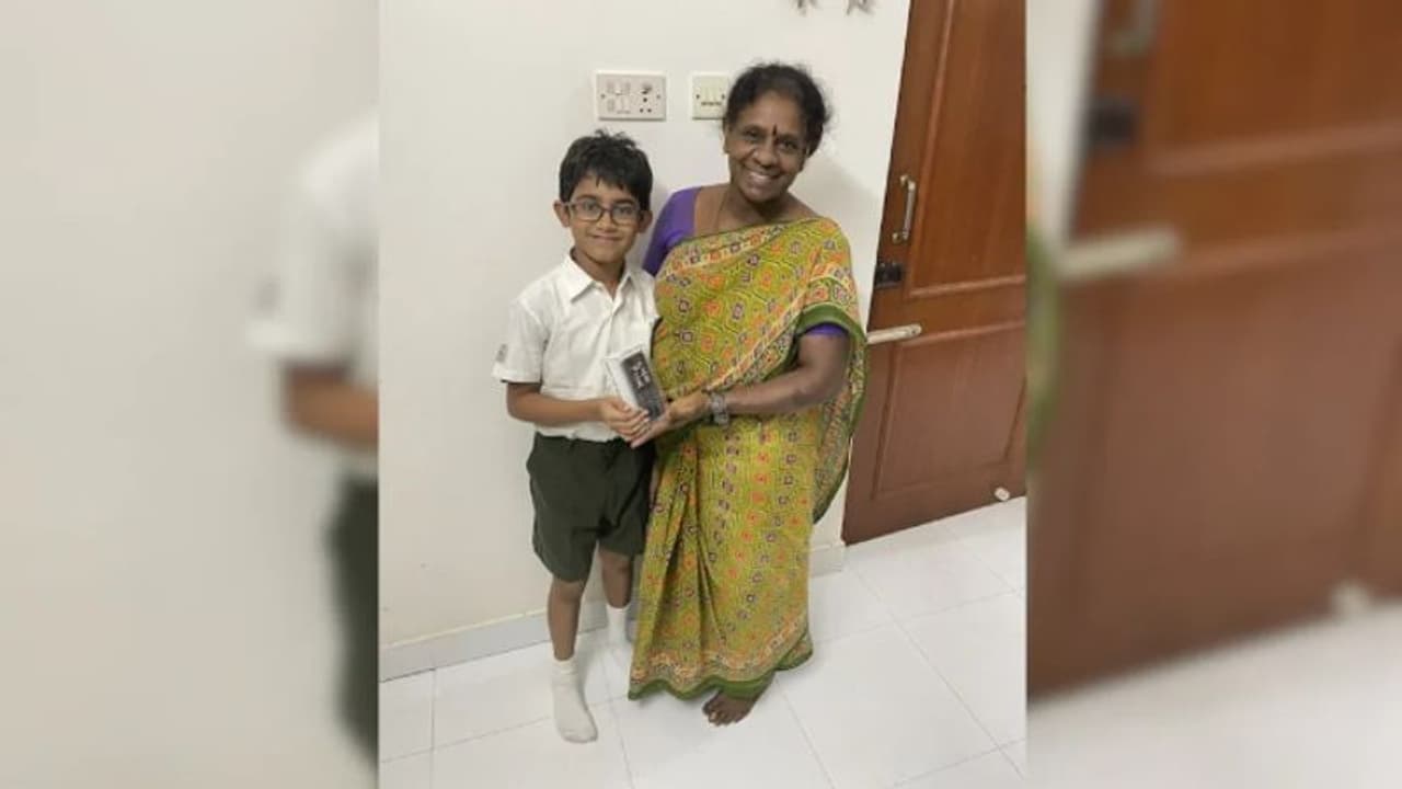 സമ്മാനത്തുക കൊണ്ട് മകൻ ചെയ്തത് കണ്ടോ...; അഭിമാനം പങ്കിട്ട് മാതാപിതാക്കള് സമ്മാനത്തുക കൊണ്ട് മകൻ ചെയ്തത് കണ്ടോ...; അഭിമാനം പങ്കിട്ട് മാതാപിതാക്കള്