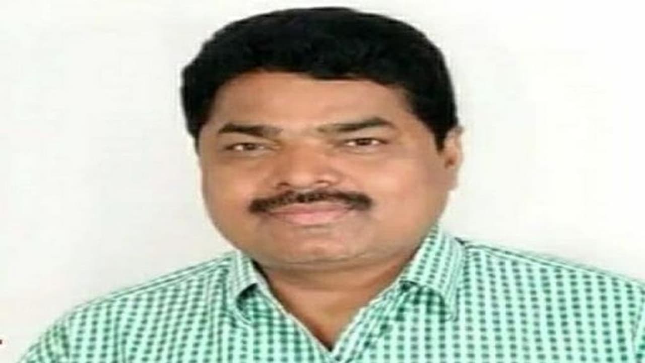 గోపగాని రవీందర్ కవిత : పడగ నీడలా..! గోపగాని రవీందర్ కవిత : పడగ నీడలా..!