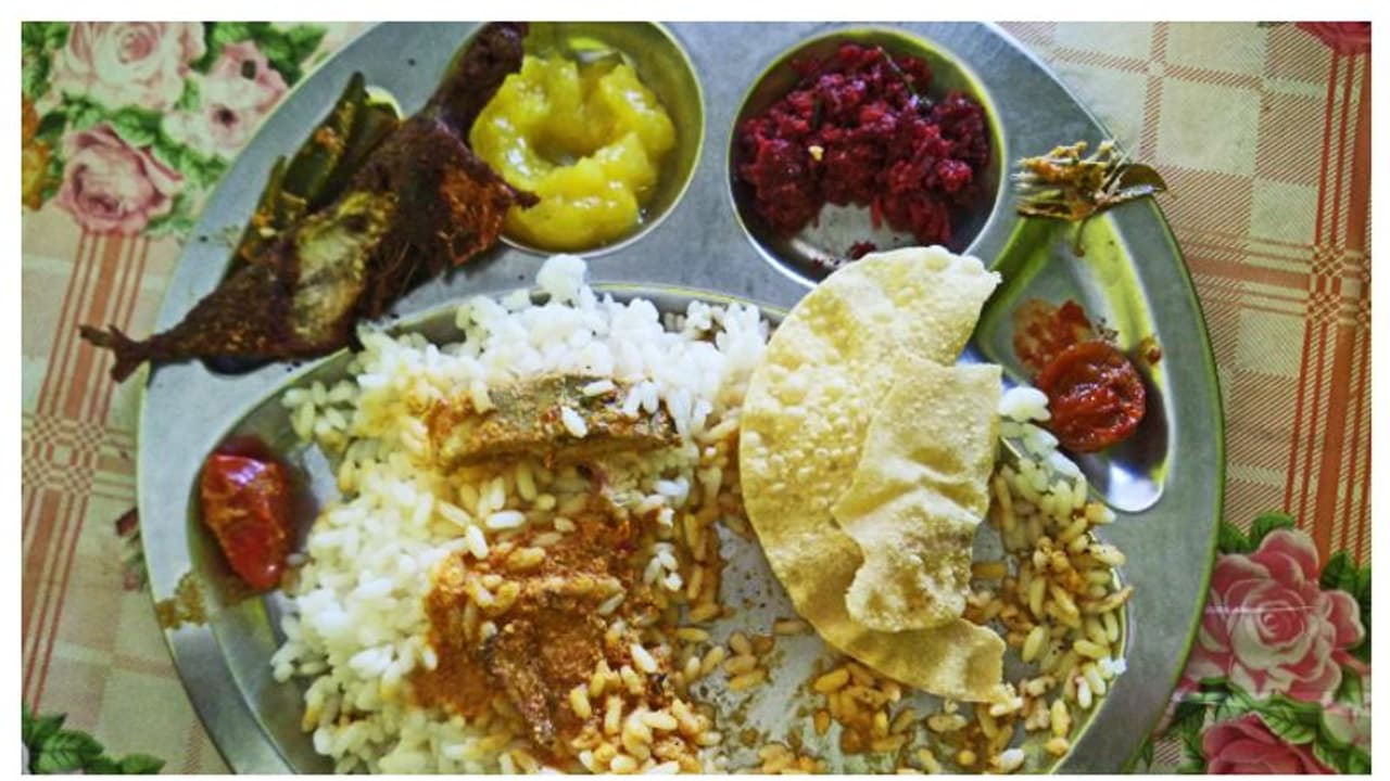 ഭക്ഷ്യസുരക്ഷാ പരിശോധന; 9 ഹോസ്റ്റലുകളും മെസ്സുകളും പൂട്ടിച്ചു, പരിശോധന തുടരുമെന്ന് മന്ത്രി വീണാ ജോർജ് ഭക്ഷ്യസുരക്ഷാ പരിശോധന; 9 ഹോസ്റ്റലുകളും മെസ്സുകളും പൂട്ടിച്ചു, പരിശോധന തുടരുമെന്ന് മന്ത്രി വീണാ ജോർജ്