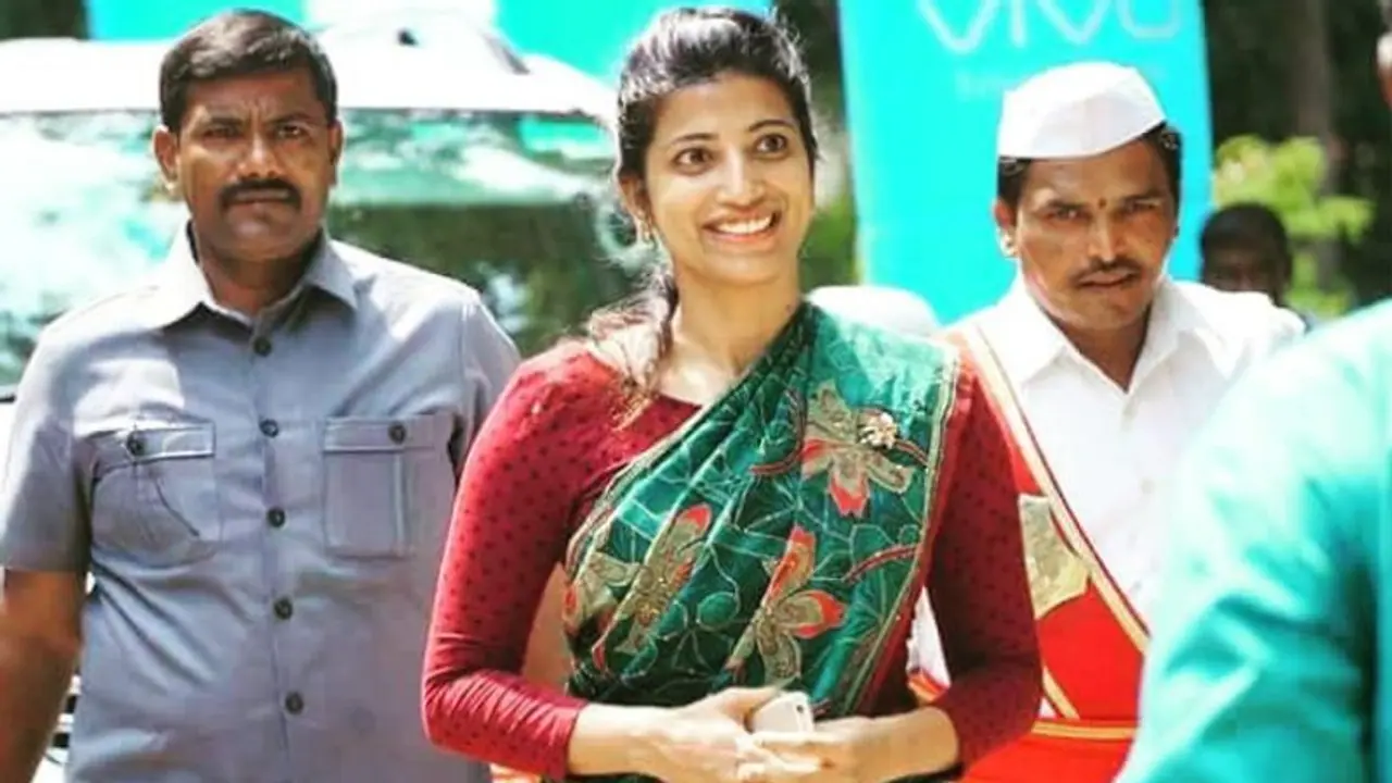 IAS Amrapali: ఐఏఎస్ అధికారిణి ఆమ్రపాలికి రేవంత్ సర్కారు కీలక బాధ్యతలు.. స్మితా సబర్వాల్ పరిస్థితి ఏమిటీ? IAS Amrapali: ఐఏఎస్ అధికారిణి ఆమ్రపాలికి రేవంత్ సర్కారు కీలక బాధ్యతలు.. స్మితా సబర్వాల్ పరిస్థితి ఏమిటీ?