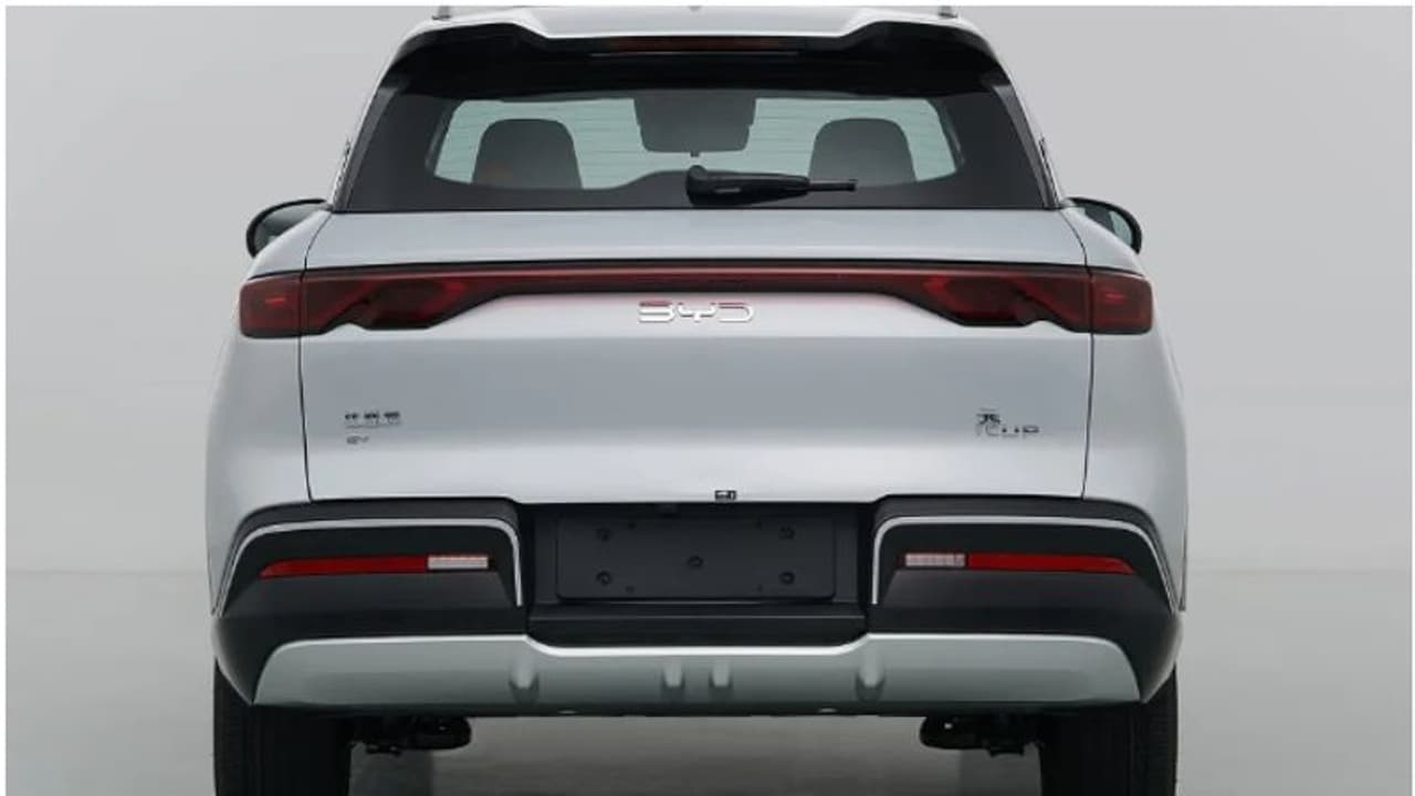 ഇന്ത്യൻ വിപണിയുടെ ഏറ്റവും വലിയ ആവശ്യം തൊട്ടറിഞ്ഞ് ചൈനീസ് കമ്പനി; ടെസ്ലയെ പോലും വെല്ലുവിളിക്കുന്ന വീരൻ ഇന്ത്യൻ വിപണിയുടെ ഏറ്റവും വലിയ ആവശ്യം തൊട്ടറിഞ്ഞ് ചൈനീസ് കമ്പനി; ടെസ്ലയെ പോലും വെല്ലുവിളിക്കുന്ന വീരൻ