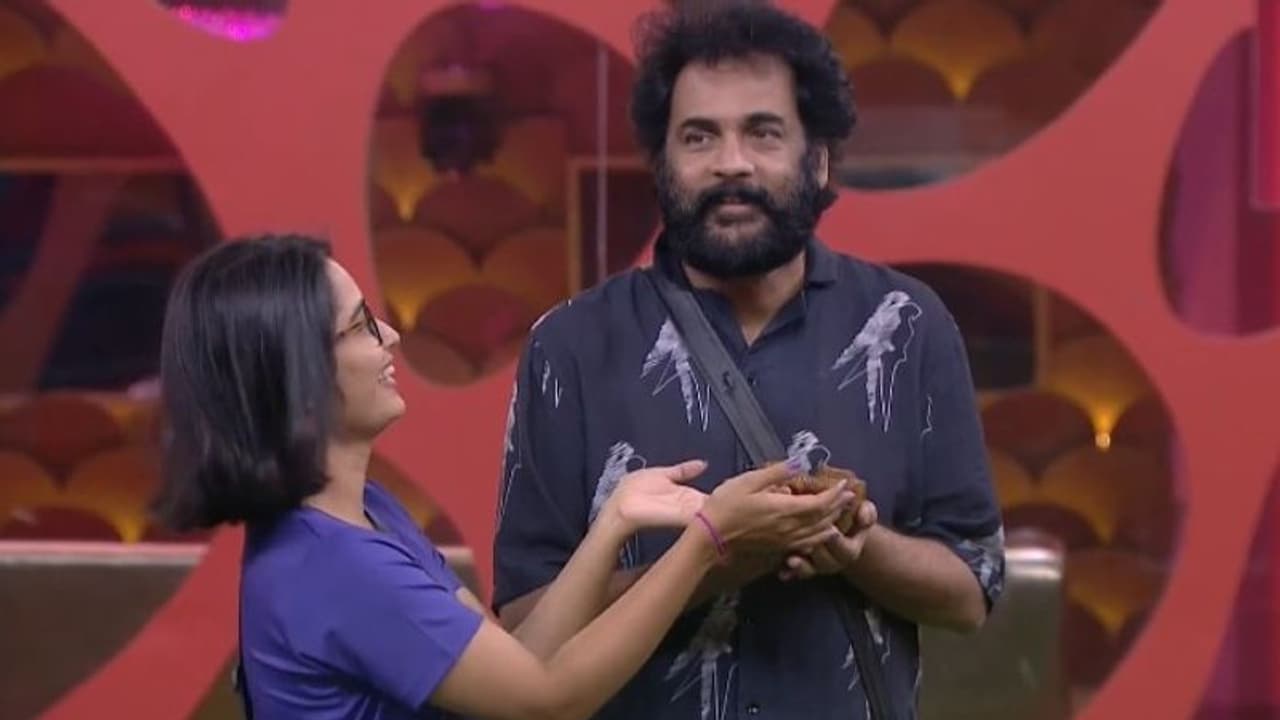 BiggBossTelugu7:డబ్బుల్లేక పార్క్ లో ఆకలితో పడుకుని.. కొడుకు మాటలకు శివాజీ ఎమోషనల్ 