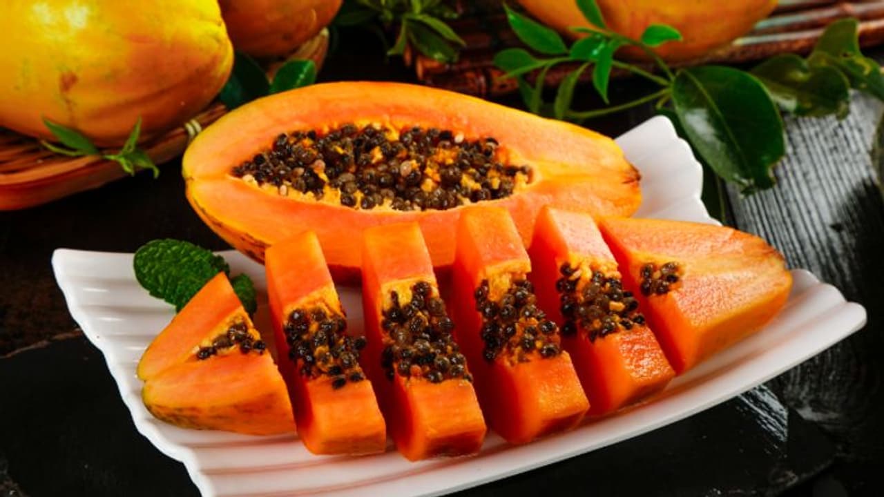 Health Tips: രാവിലെ വെറും വയറ്റിൽ പപ്പായ കഴിക്കൂ; അറിയാം ഗുണങ്ങള്... Health Tips: രാവിലെ വെറും വയറ്റിൽ പപ്പായ കഴിക്കൂ; അറിയാം ഗുണങ്ങള്...