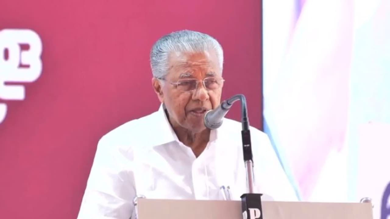 'കേന്ദ്രത്തിൽ നിന്ന് ലഭിക്കേണ്ട തുകയിൽ വന്ന കുറവ് 1,07500 കോടി': മുഖ്യമന്ത്രി 'കേന്ദ്രത്തിൽ നിന്ന് ലഭിക്കേണ്ട തുകയിൽ വന്ന കുറവ് 1,07500 കോടി': മുഖ്യമന്ത്രി