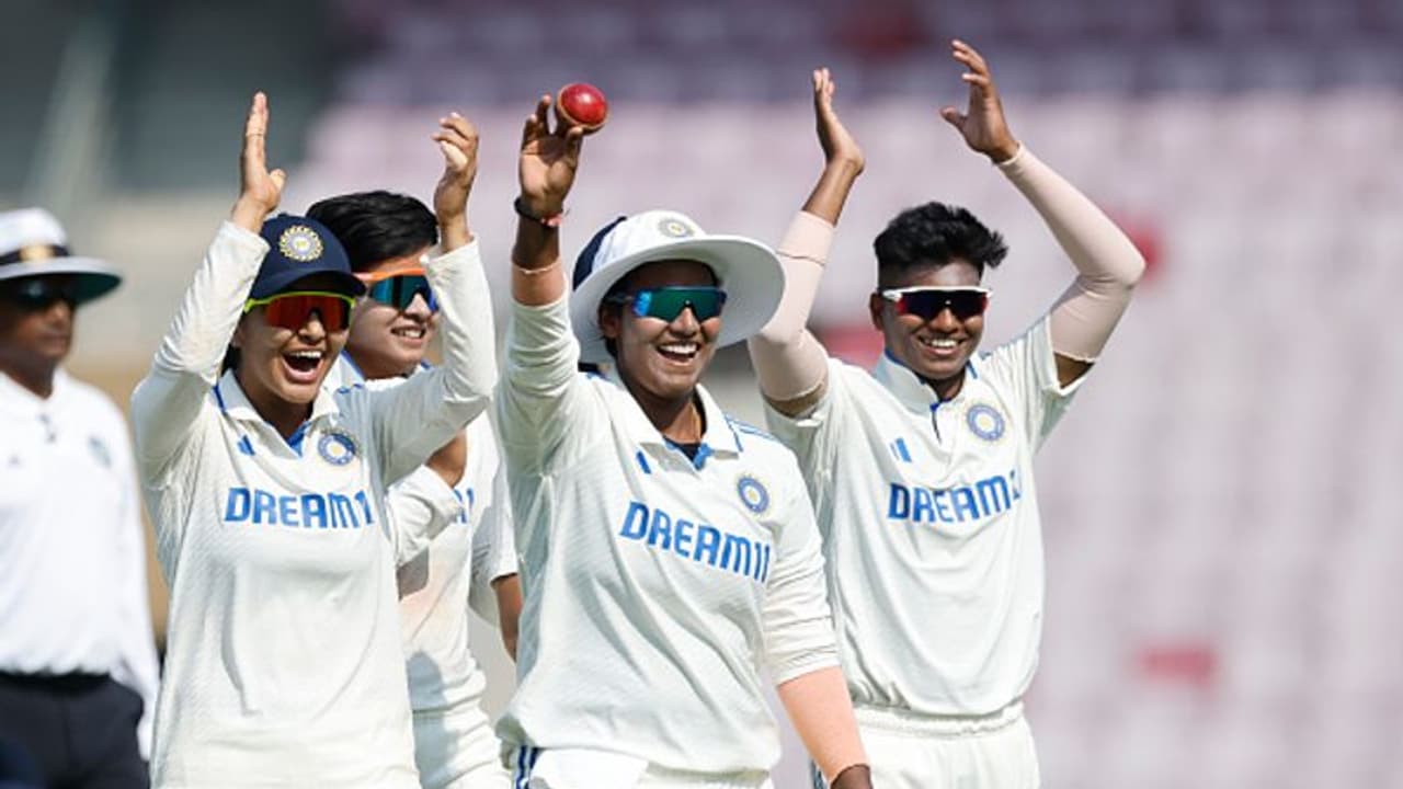 ബാറ്റെടുത്തവരും പന്തെടുത്തവരുമെല്ലാം തകര്‍ത്തു; ടെസ്റ്റ് പരമ്പരയില്‍ ഓസ്‌ട്രേലിയേയും മലര്‍ത്തിയടിച്ച് ഇന്ത്യ