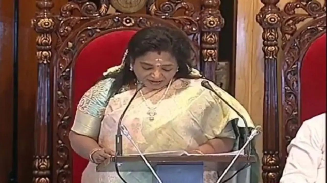 తమిళిసై ట్విట్టర్ ఖాతా హ్యాక్: సైబర్ క్రైమ్ పోలీసులకు ఫిర్యాదు