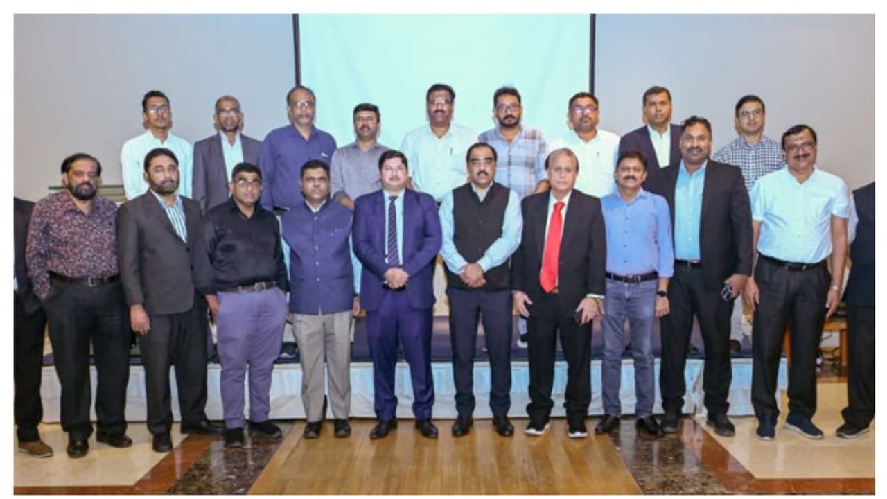 വിവിധ നിയമപ്രശ്നങ്ങളിൽപ്പെട്ട 5,992 ഇന്ത്യൻ തൊഴിലാളികളെ ഈ വർഷം നാട്ടിലേക്ക് തിരിച്ചയച്ചതായി കോൺസുലേറ്റ്